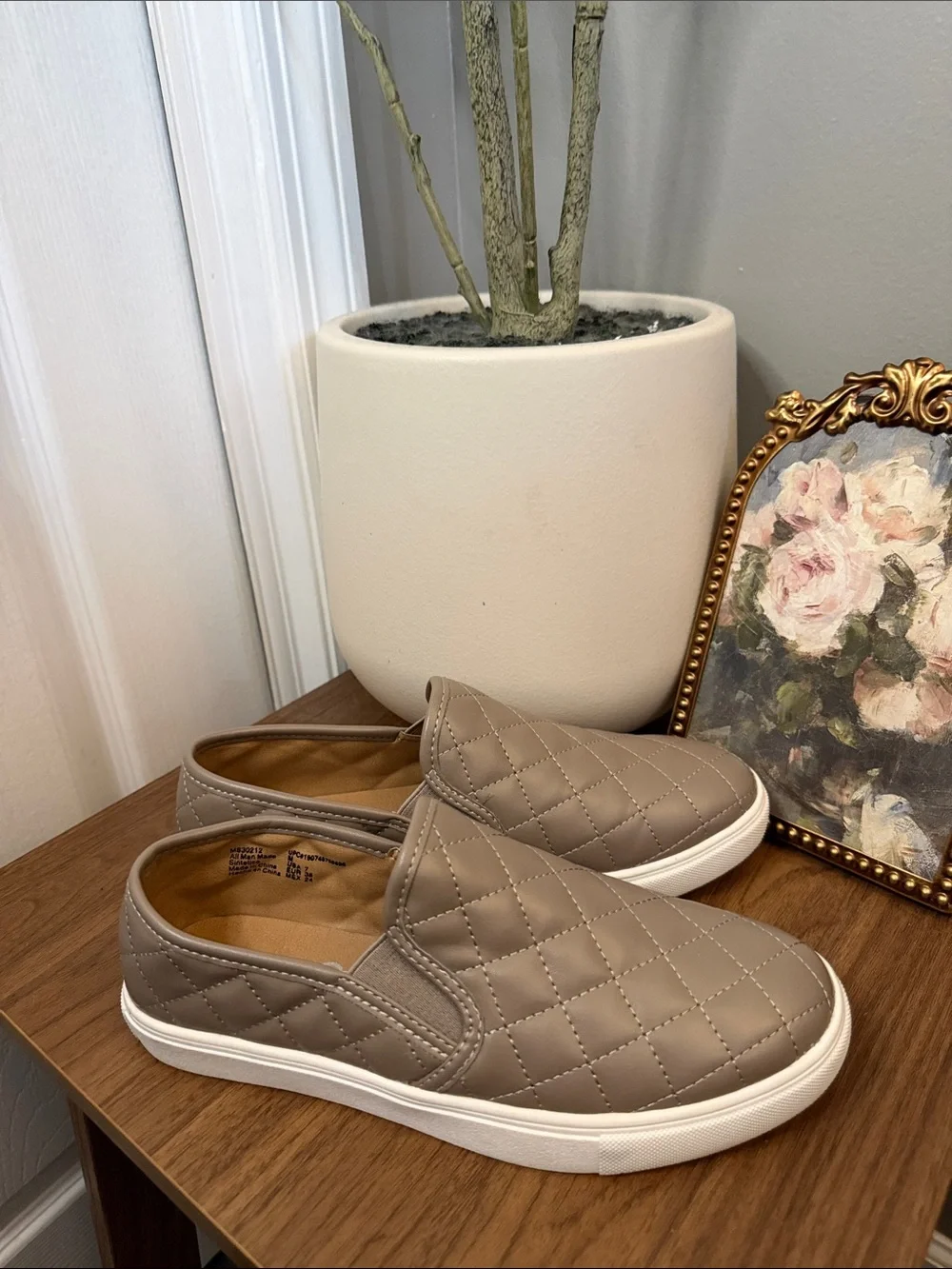 Mountain Sole Quilted Slip On Sneakers Taupe Gray Women’s Size 7